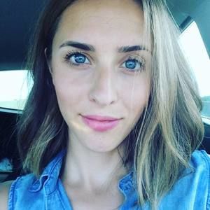 Meet your Posher, Cassandra